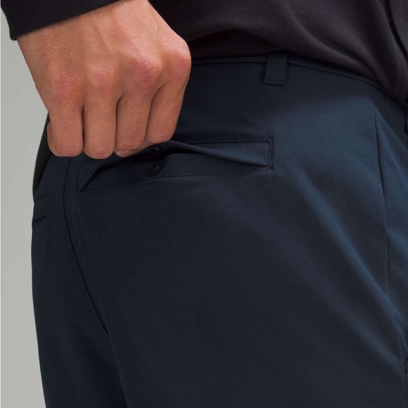 Lululemon Men’s ABC Slim-Fit Trouser 32" *Warpstreme
True Navy Blue
Size 34 - Picture 15 of 15